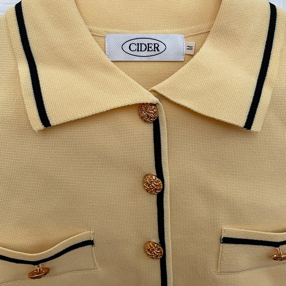 CIDER yellow cardigan with gold buttons size M - Picture 2 of 3